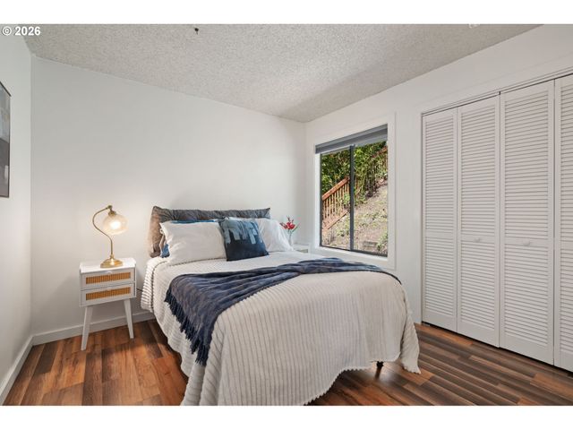 5817 Sw ALFRED St, Portland, OR 97219