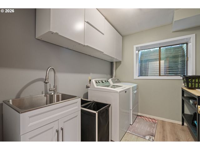 5817 Sw ALFRED St, Portland, OR 97219