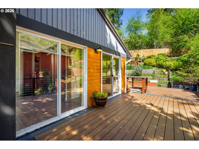 5817 Sw ALFRED St, Portland, OR 97219