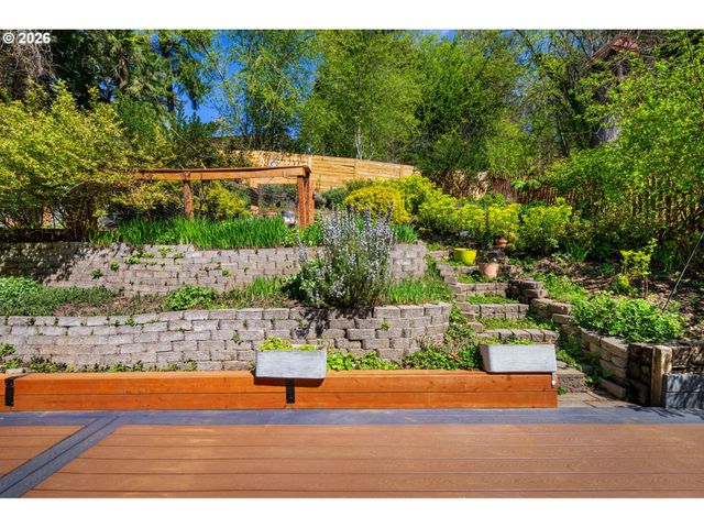 5817 Sw ALFRED St, Portland, OR 97219