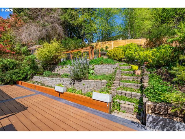 5817 Sw ALFRED St, Portland, OR 97219