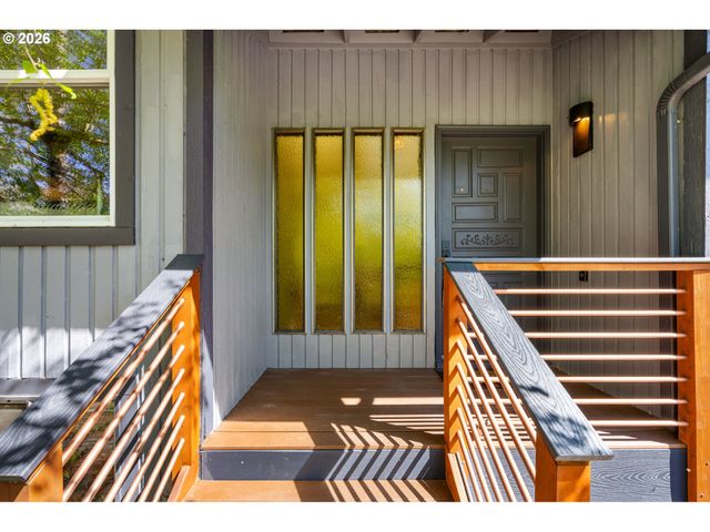 5817 Sw ALFRED St, Portland, OR 97219