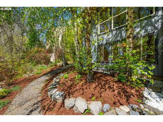 5817 Sw ALFRED St, Portland, OR 97219