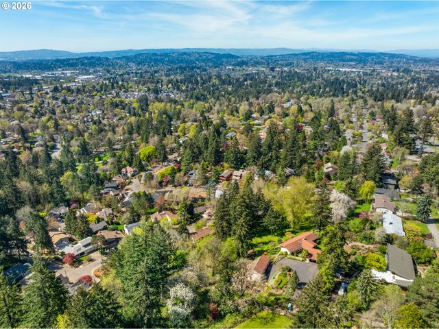 5817 Sw ALFRED St, Portland, OR 97219