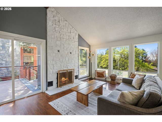 5817 Sw ALFRED St, Portland, OR 97219