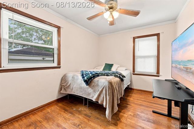 17612 Sprenger Avenue, Eastpointe, MI 48021