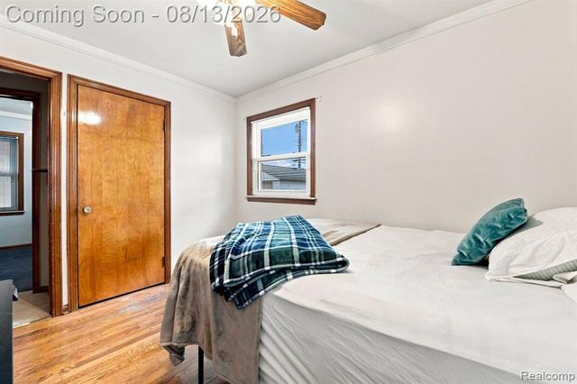 17612 Sprenger Avenue, Eastpointe, MI 48021