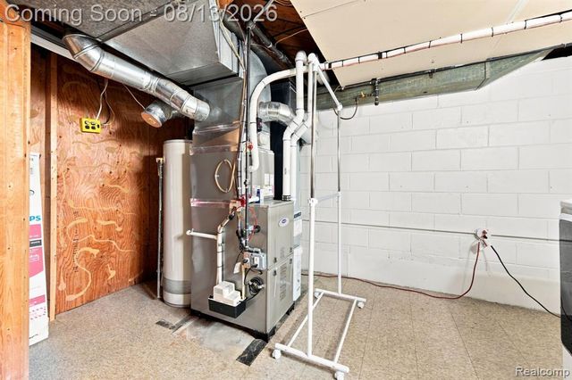 17612 Sprenger Avenue, Eastpointe, MI 48021