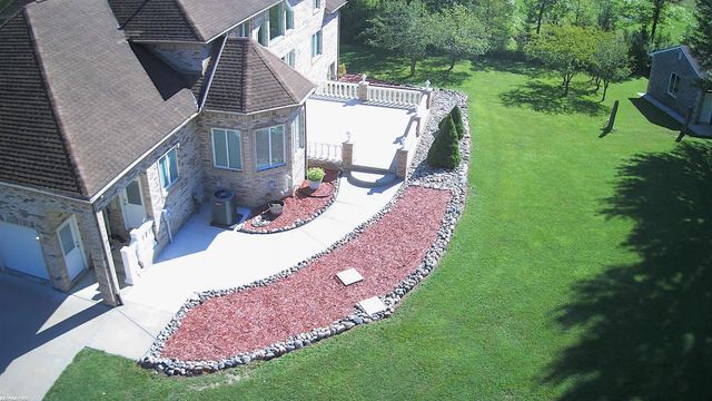 400 E Romeo Road, Oakland, MI 48363