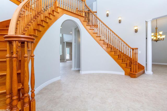 400 E Romeo Road, Oakland, MI 48363