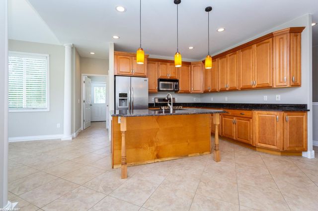 400 E Romeo Road, Oakland, MI 48363