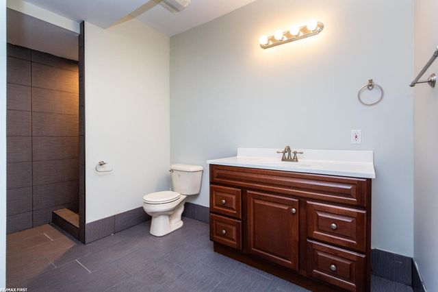 400 E Romeo Road, Oakland, MI 48363