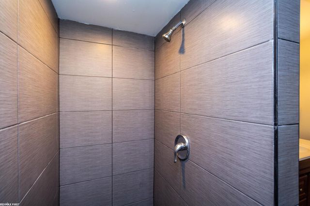 400 E Romeo Road, Oakland, MI 48363