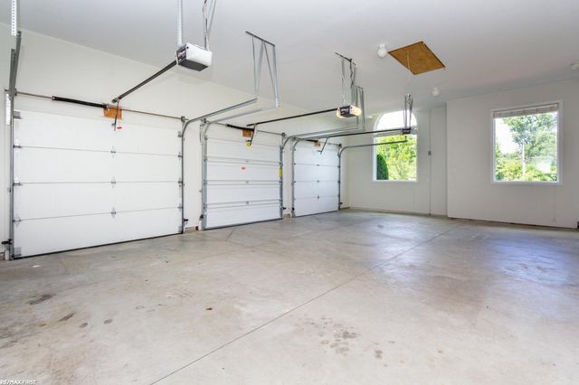 400 E Romeo Road, Oakland, MI 48363