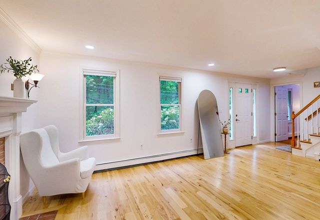 79 Charter Rd, Acton, MA 01720