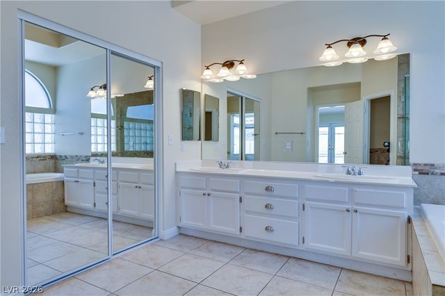 968 East Robindale Road, Las Vegas, NV 89123