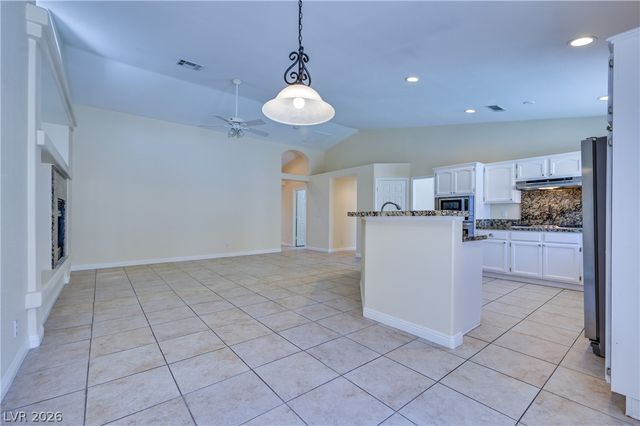 968 East Robindale Road, Las Vegas, NV 89123
