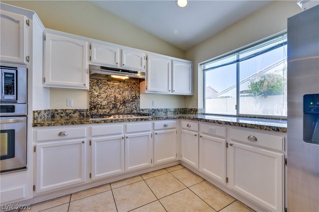 968 East Robindale Road, Las Vegas, NV 89123