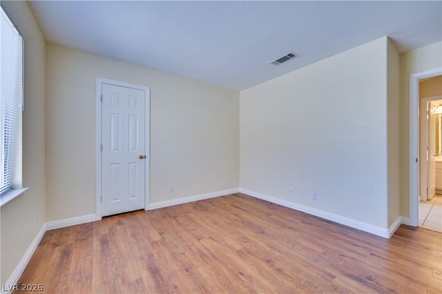 968 East Robindale Road, Las Vegas, NV 89123