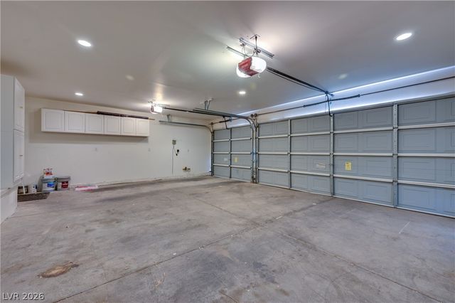 968 East Robindale Road, Las Vegas, NV 89123