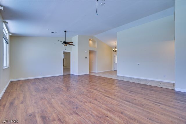 968 East Robindale Road, Las Vegas, NV 89123