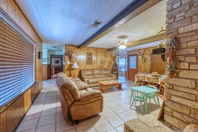 2227 mill creek, Leakey, TX 78873