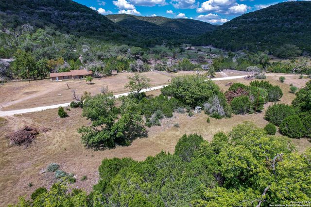 2227 mill creek, Leakey, TX 78873