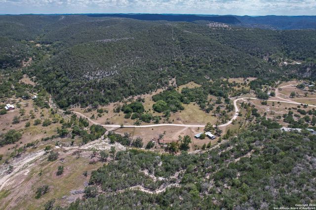 2227 mill creek, Leakey, TX 78873