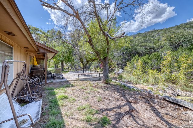 2227 mill creek, Leakey, TX 78873
