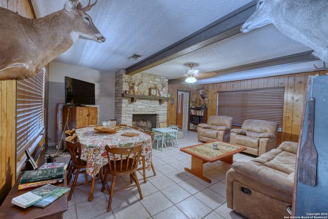 2227 mill creek, Leakey, TX 78873