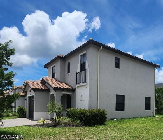 9015 Madrid CIR, Naples, FL 34104