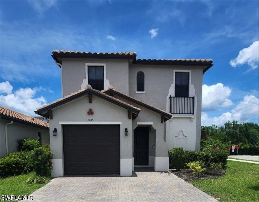 9015 Madrid CIR, Naples, FL 34104