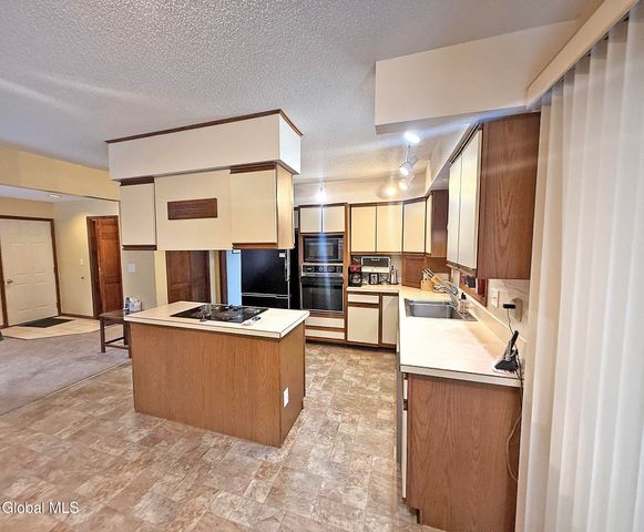 4 Van Court, Queensbury, NY 12804