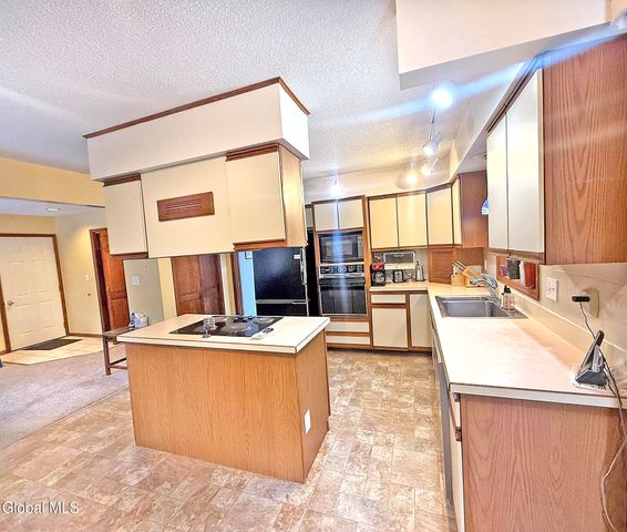 4 Van Court, Queensbury, NY 12804