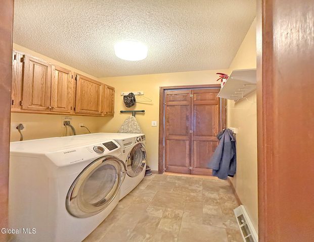 4 Van Court, Queensbury, NY 12804