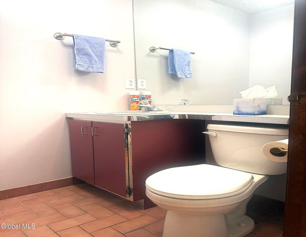 4 Van Court, Queensbury, NY 12804