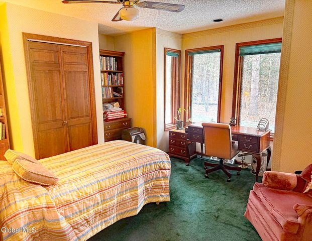 4 Van Court, Queensbury, NY 12804