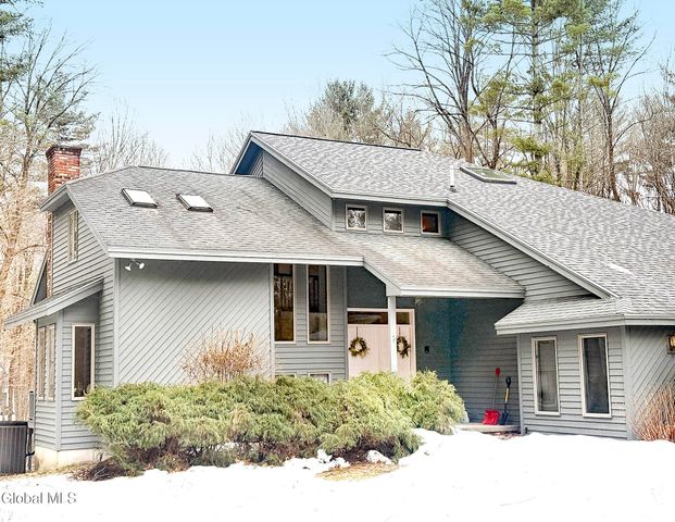 4 Van Court, Queensbury, NY 12804