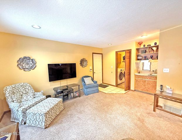 4 Van Court, Queensbury, NY 12804