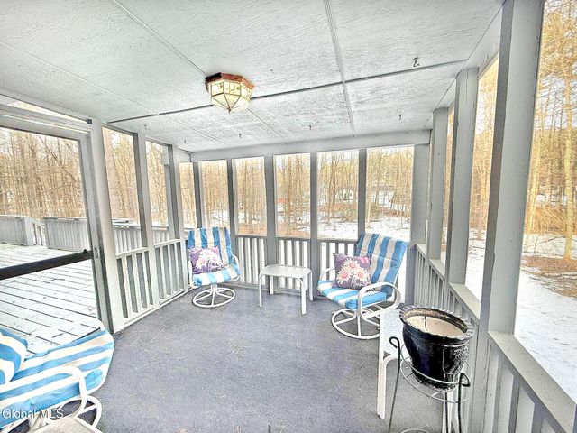 4 Van Court, Queensbury, NY 12804