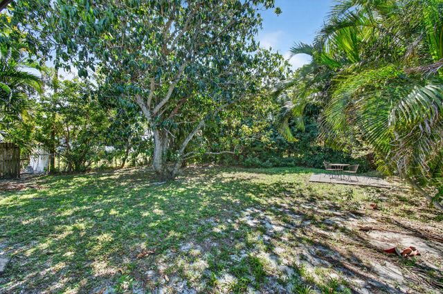 1109 NW 8th Street, Boynton Beach, FL 33426