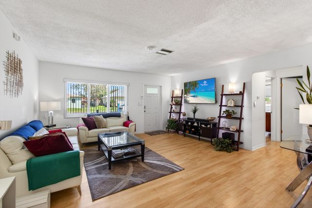 1109 NW 8th Street, Boynton Beach, FL 33426