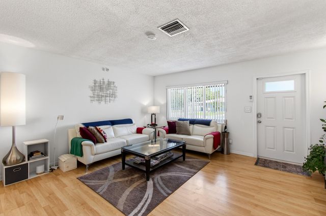 1109 NW 8th Street, Boynton Beach, FL 33426