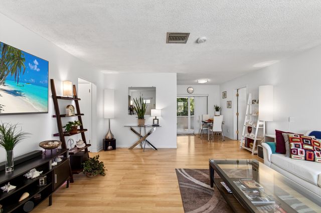 1109 NW 8th Street, Boynton Beach, FL 33426