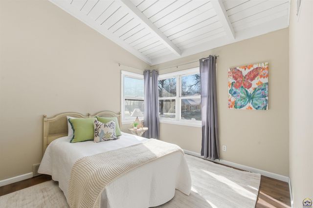 1830 SW Medford AVE, Topeka, KS 66604