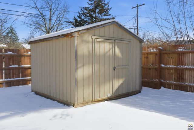 1830 SW Medford AVE, Topeka, KS 66604