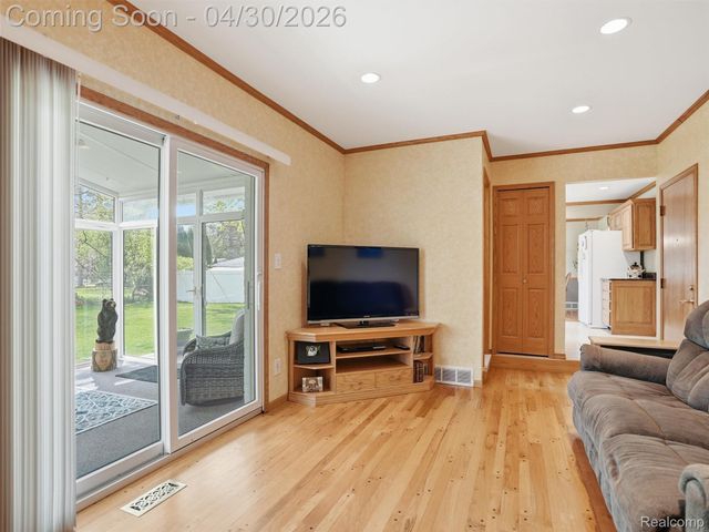 21222 Larkspur Street, Farmington, MI 48336