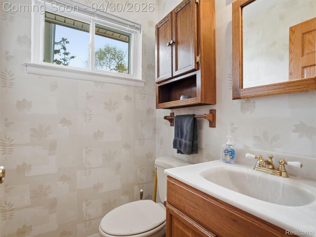 21222 Larkspur Street, Farmington, MI 48336