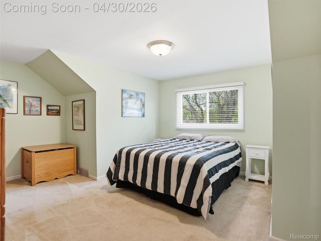 21222 Larkspur Street, Farmington, MI 48336