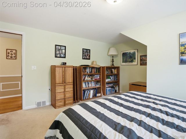 21222 Larkspur Street, Farmington, MI 48336